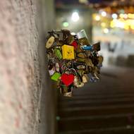 Noční projížďka po řece Seina na lodi.