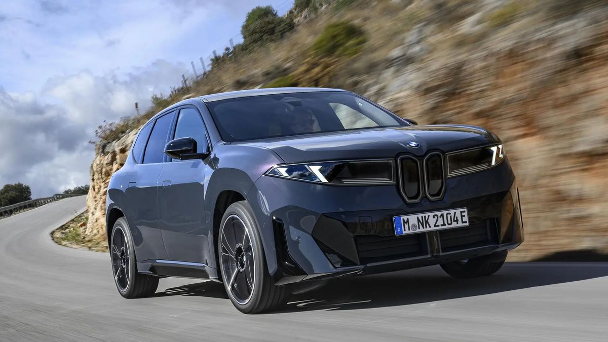 BMW na letošek chystá záplavu novinek v čele s autem, které vás naučí přijmout elektromobil