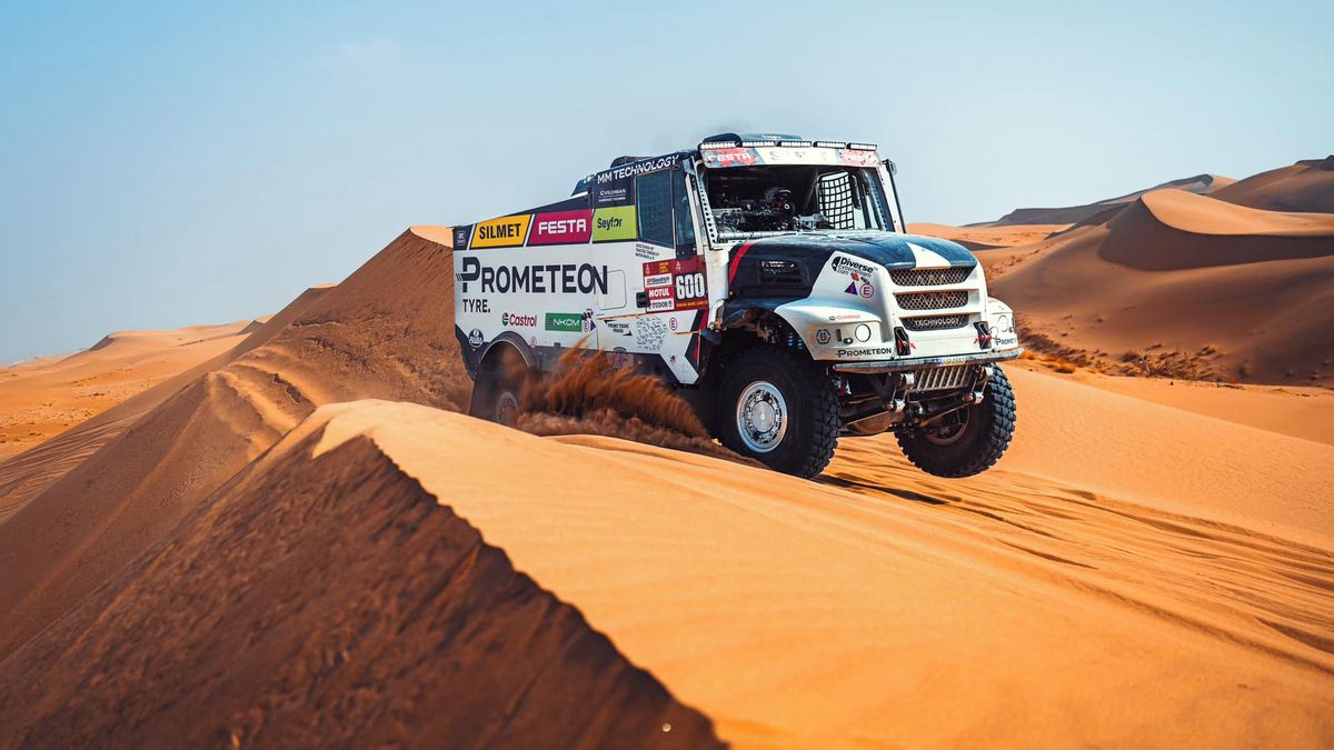 Zlatý volant pro dvojnásobného dakarského šampiona Martina Macíka a pro legendárního Františka Šťastného