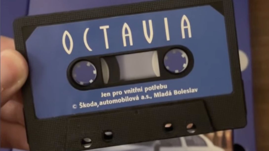 Retro jako řemen: Jedničková Octavia měla i vlastní písničku! Nadšenec oživil dobovou kazetu, vrátí vás v čase