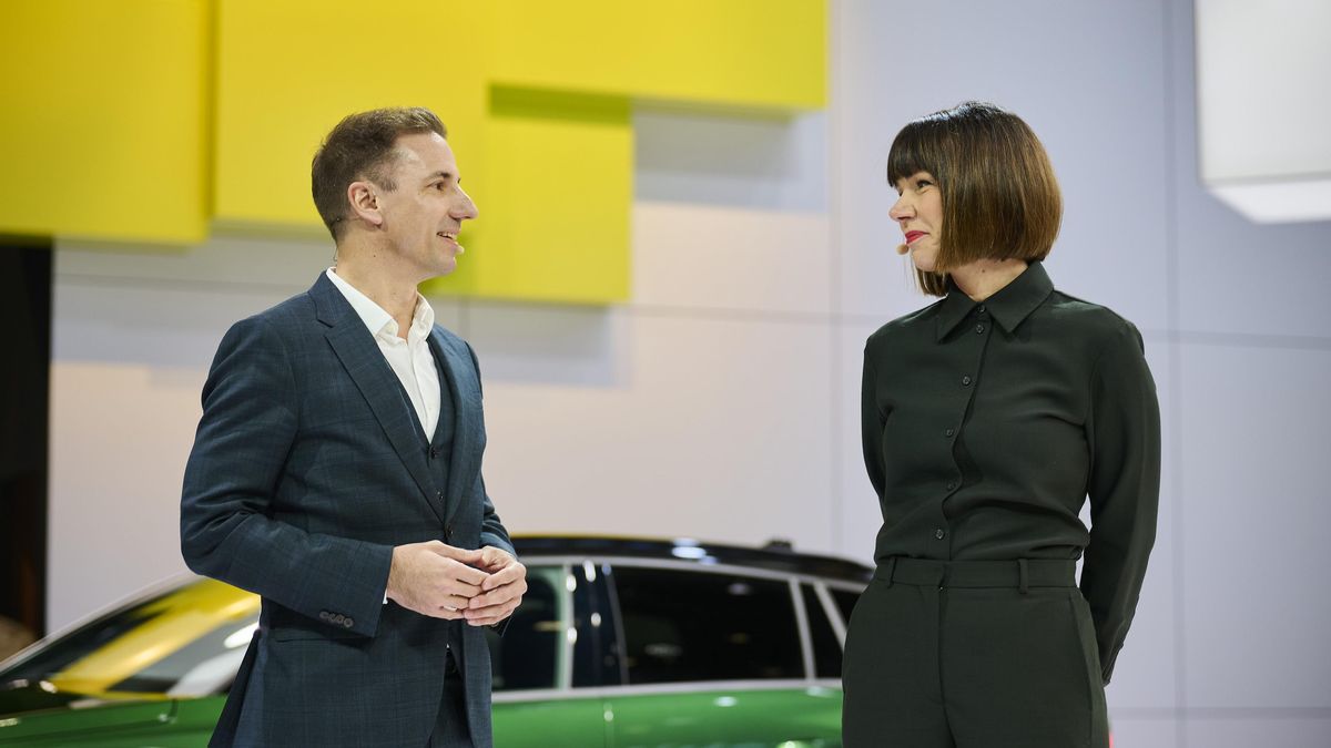 Opel ukázal naživo novou Astru i sportovní náčiní. Šéf značky nastínil budoucnost, zatím nebude jen elektrická