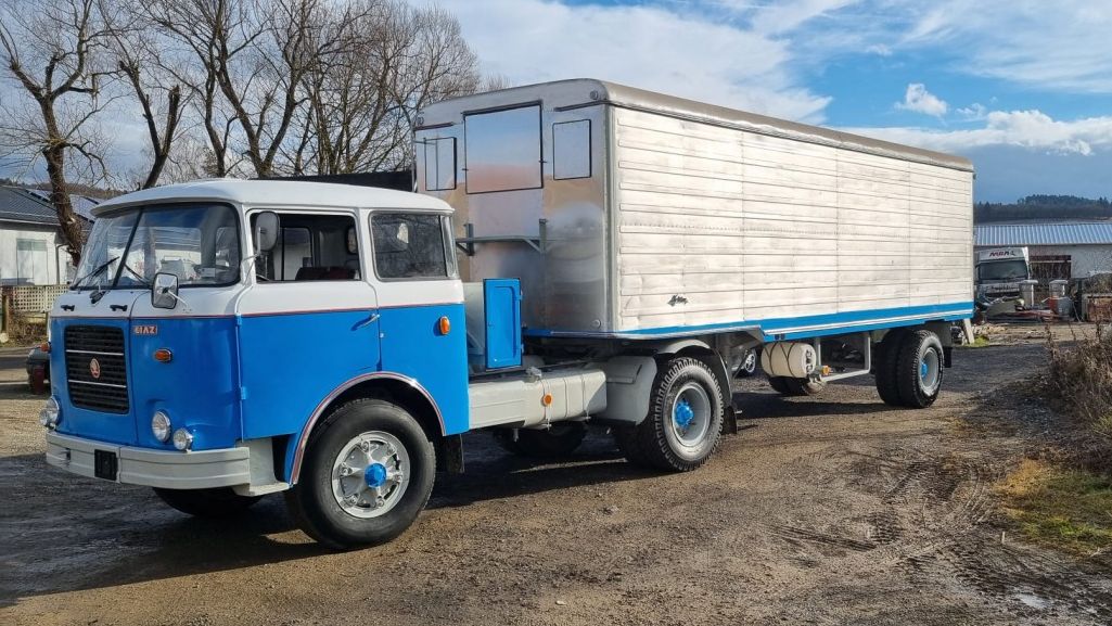 Na prodej je klasický československý náklaďák, který vás vrátí do socialistického provozu. Levný není