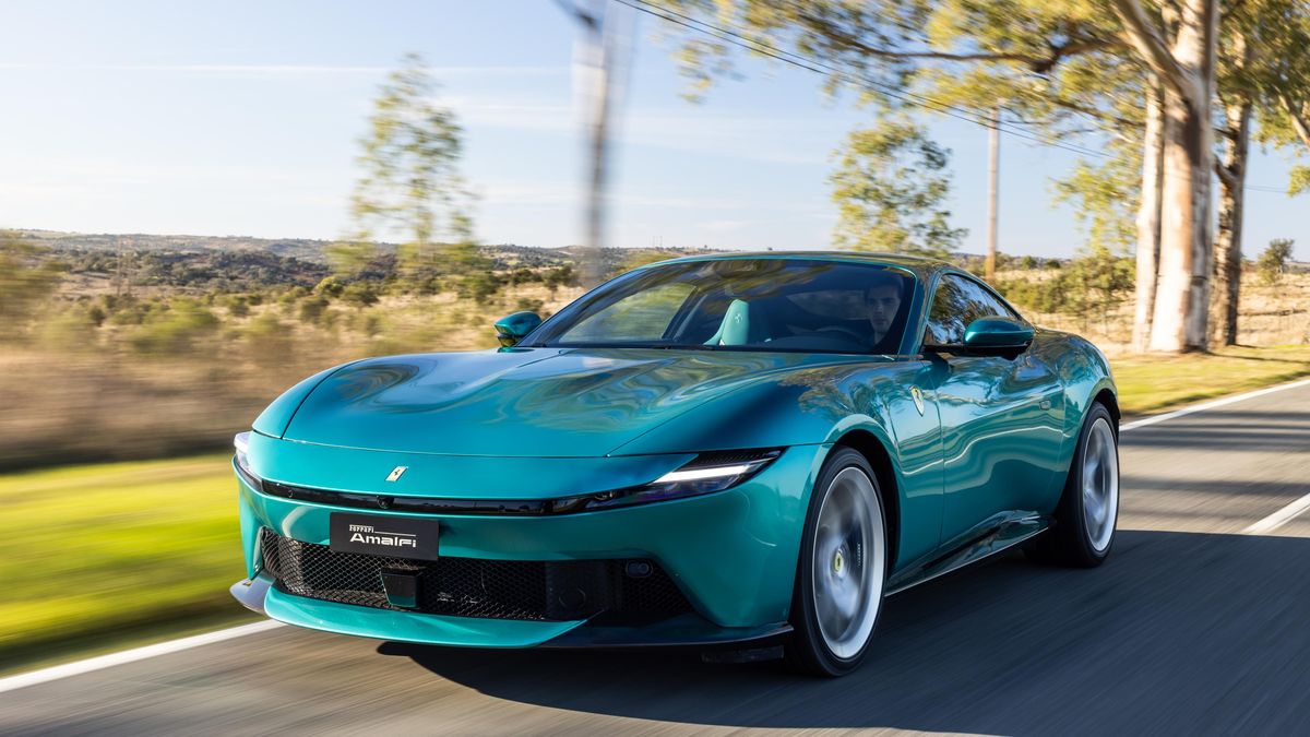 Videotest: Poprvé za volantem nového základu od Ferrari. Žádná elektrifikace, ale ryzí osmiválec!