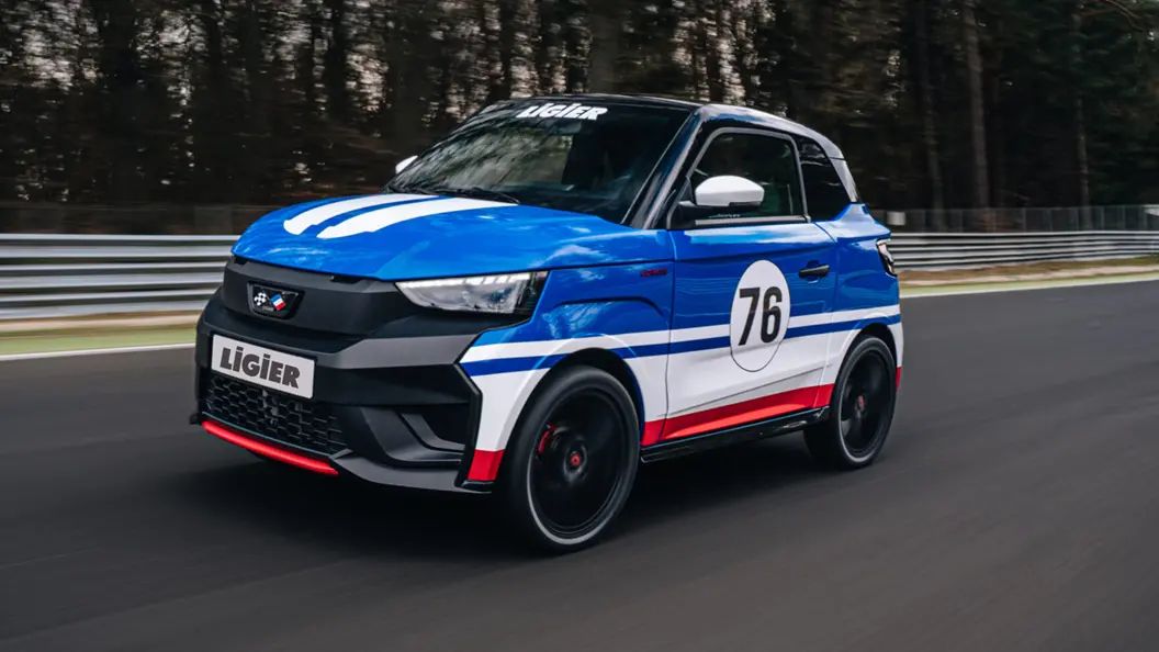 Francouzské miniauto se spotřebou 2,5 litru nafty vyrazilo na Ring, aby ukradlo rekord Trabantu. A ne, nejde o silvestrovský žertík