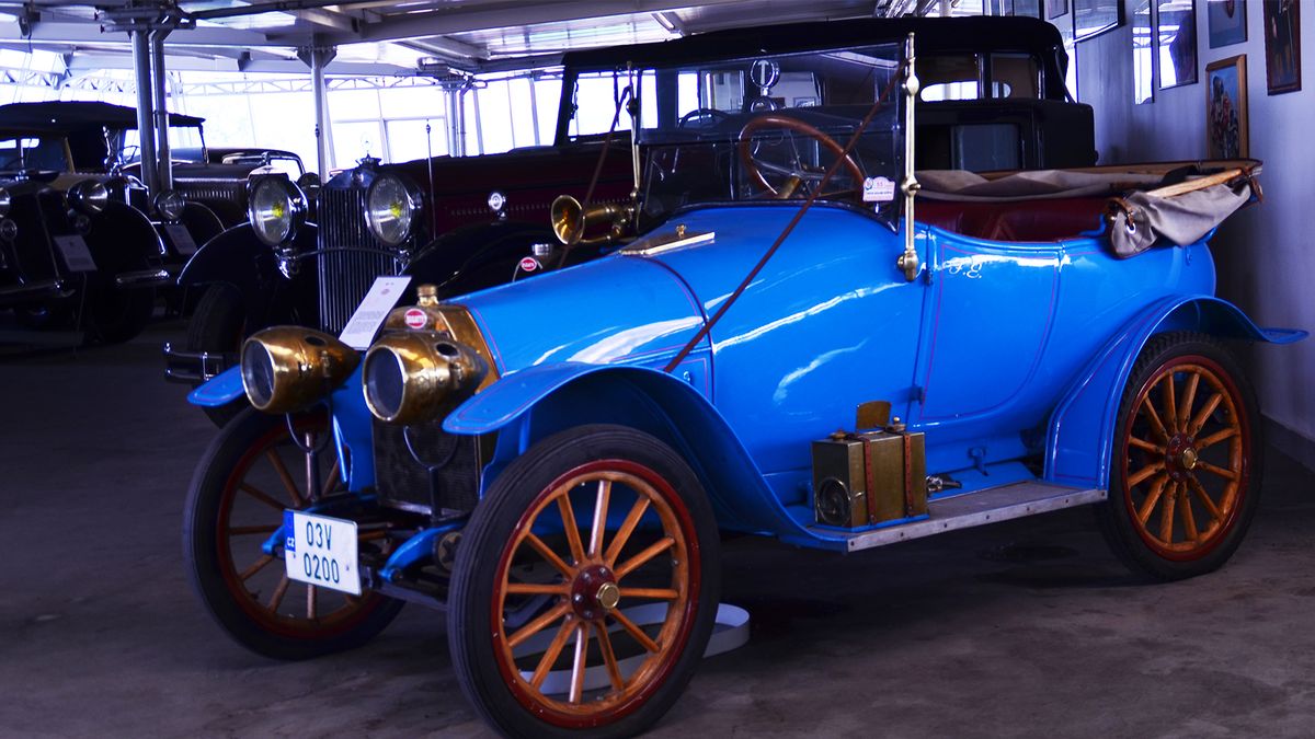 Zemřel jeden z nejslavnějších sběratelů veteránů, vášnivý závodník a majitel automobilového impéria