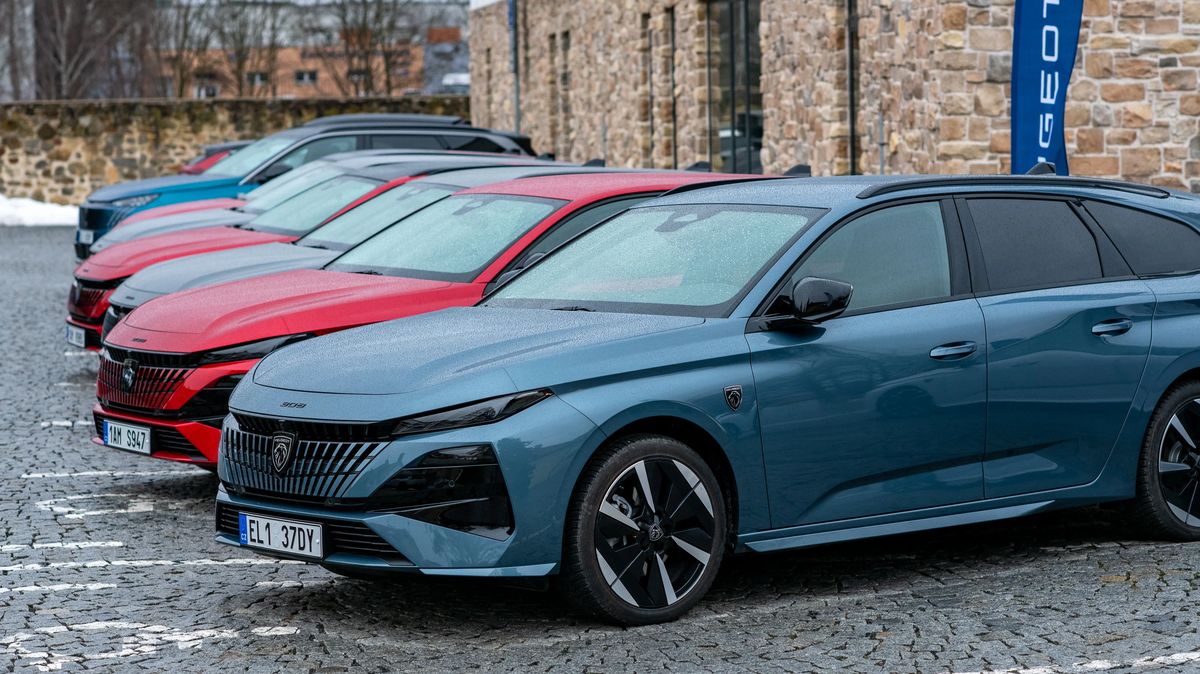 Do Česka dorazil modernizovaný Peugeot 308 SW! Hlavně jedním motorem udělá českým zákazníkům radost