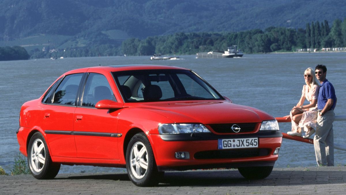 Sedany bývaly v devadesátkách hitem. Každý měl svou osobnost, nabídka motorů je dnes těžko pochopitelná