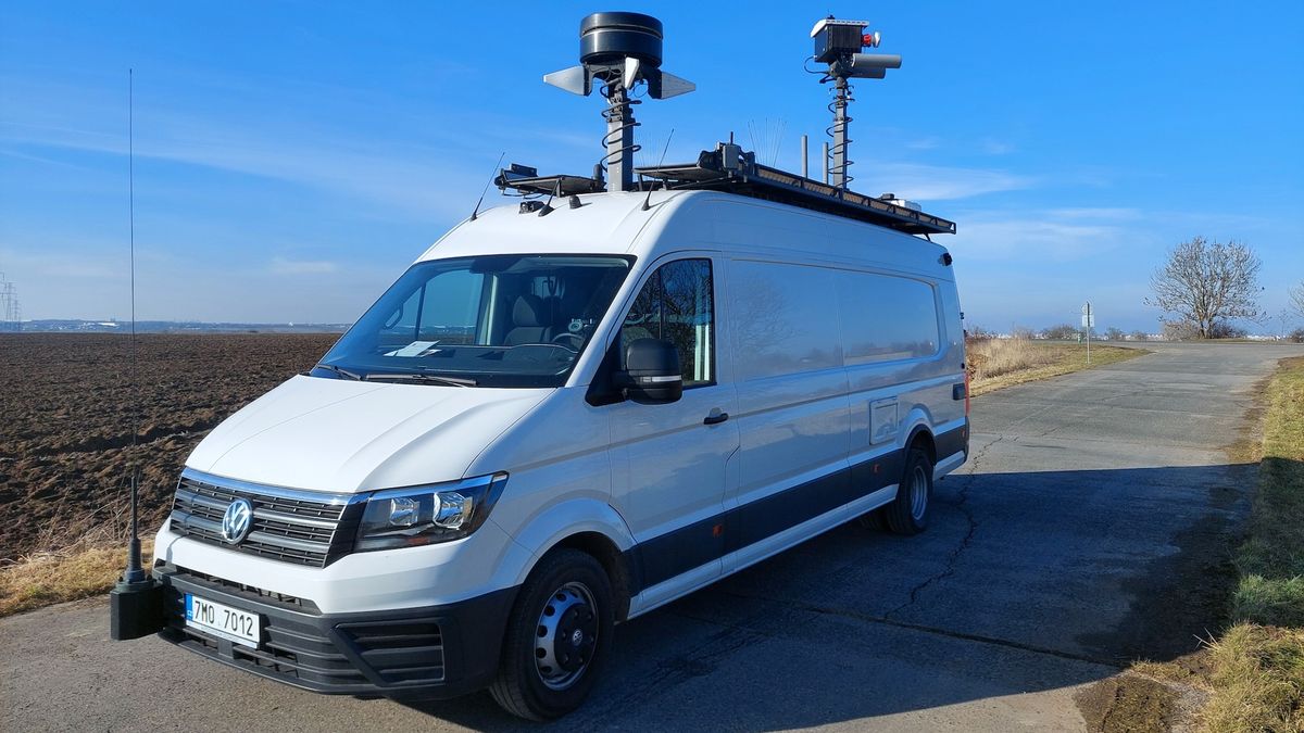 Česká policie má nenápadnou bílou dodávku s výbavou, která je extrémně důležitá pro moderní svět