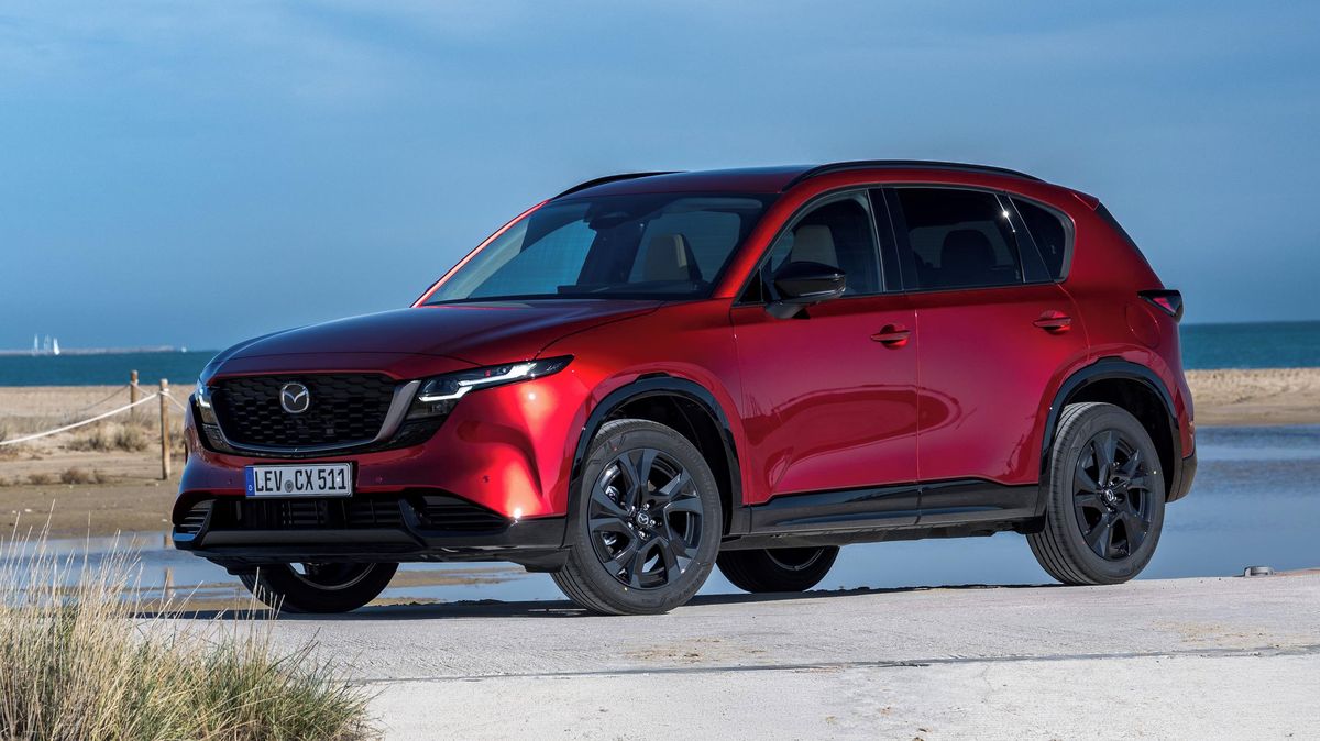 Řídili jsme nový bestseller Mazdy: Vypadá skvěle, má tradiční benziňák i 4×4. Solidně vybavený základ přitom nestojí pálku