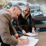 Markéta Konvičková a Mitsubishi Grandis