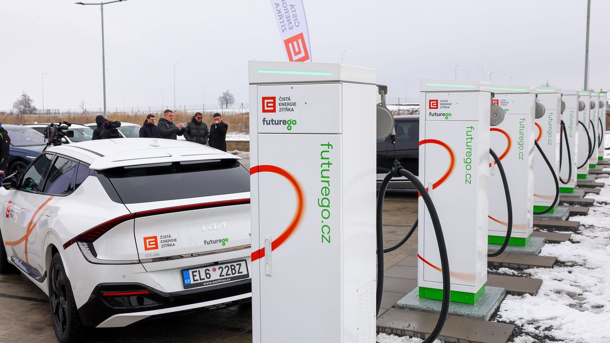 Že není kde nabíjet? Nabíjecích stanic je víc než dost, většinou ale zejí prázdnotou