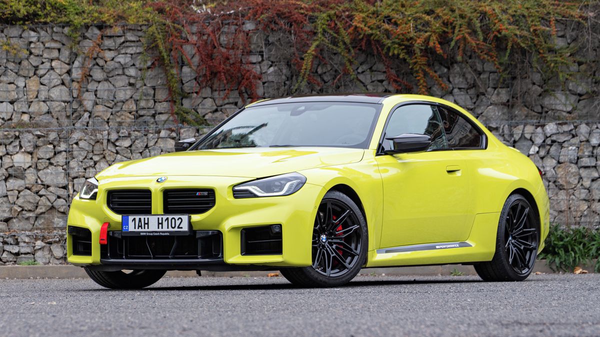 Nová doba! U BMW si připlatíte za šaltpáku a pedál navíc. Ale stojí to za každou korunu