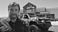Zemřel Chuck Norris. Největší drsňák Hollywoodu měl v garáži auta stejně drsná jako on sám