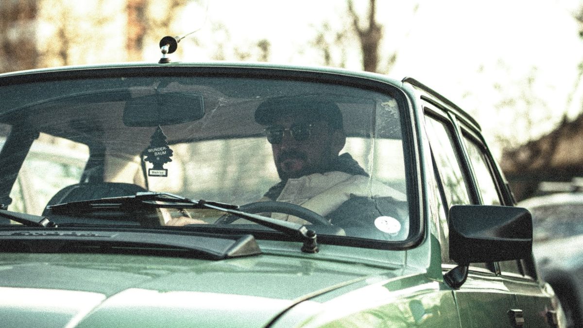 Brankář hokejové Sparty Jakub Kovář dorazil na zápas play off Škodou 120. Má k ní speciální pouto