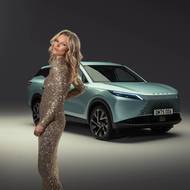 Omoda 7 a dvojnice Kate Moss