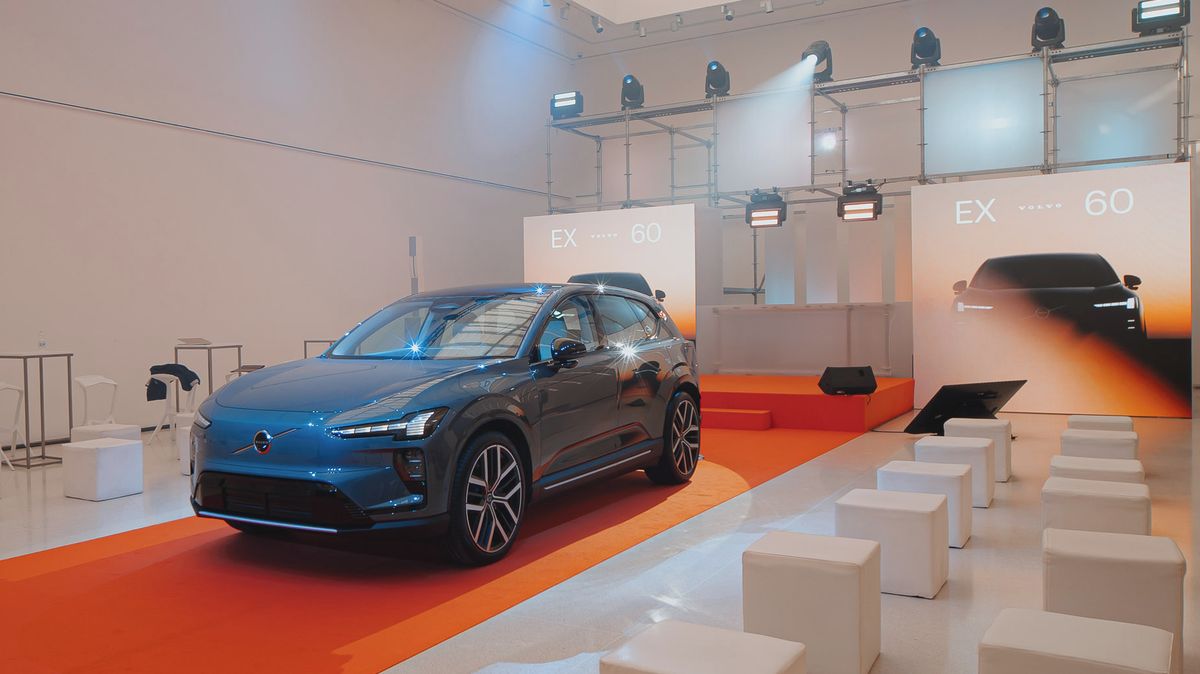 Budou se na něj stát fronty? Pokrokové rodinné Volvo EX60 jsme si prohlédli naživo