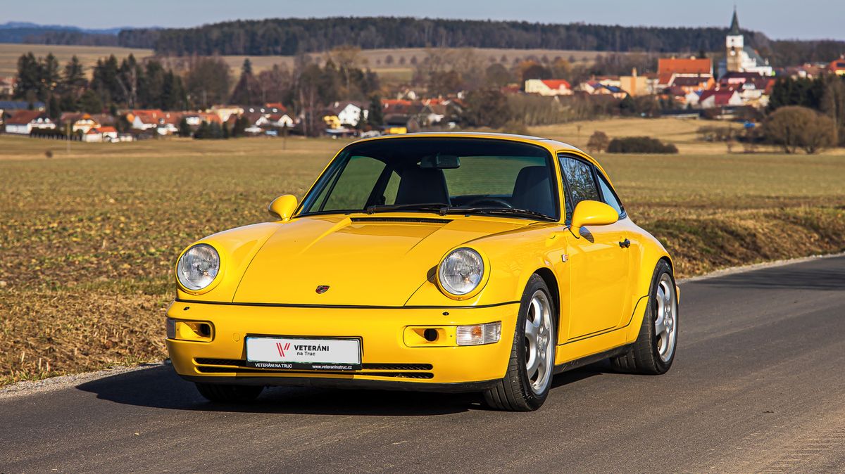 Takhle má vypadat Porsche! Model 911 generace 964 je pořád úžasně mechanický zážitek