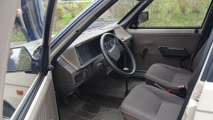 Na prodej je Škoda Favorit od prvního majitele. Ten ji vlastní skoro 38 let, dokonce ji před časem renovoval