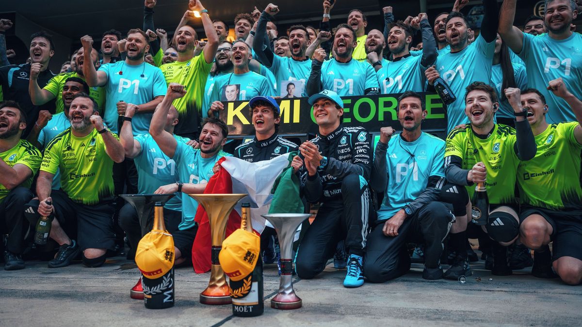 Nevídaný trapas na pódiu F1: Novopečený vítěz to ale vzal s úsměvem