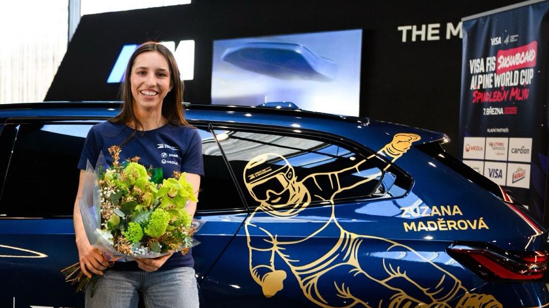 Zlatá snowboardistka Zuzana Maděrová má nové auto! A na silnici ho určitě nepřehlédnete