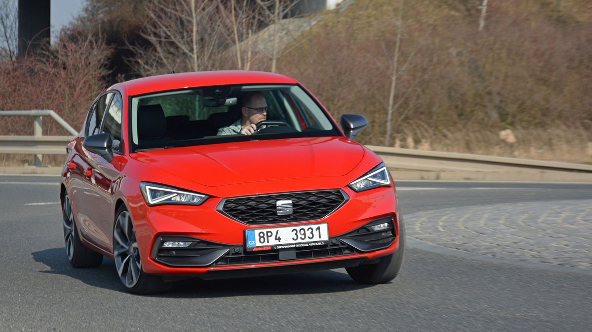 Seat Leon IV s nízkým nájezdem je lákavá cesta, jak pořídit aktuální generaci za daleko míň peněz. Škoda laciných detailů