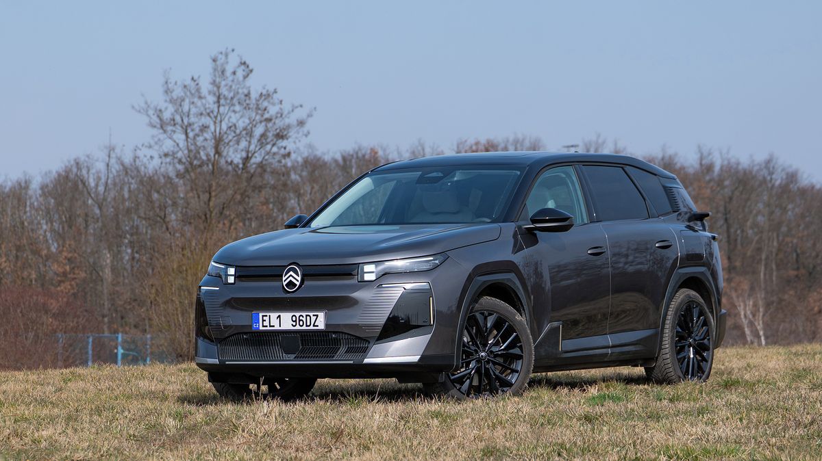 Citroën ë-C5 Aircross je s elektrickým pohonem ještě pohodlnější než spalovací bráška. Ale co dojezd?