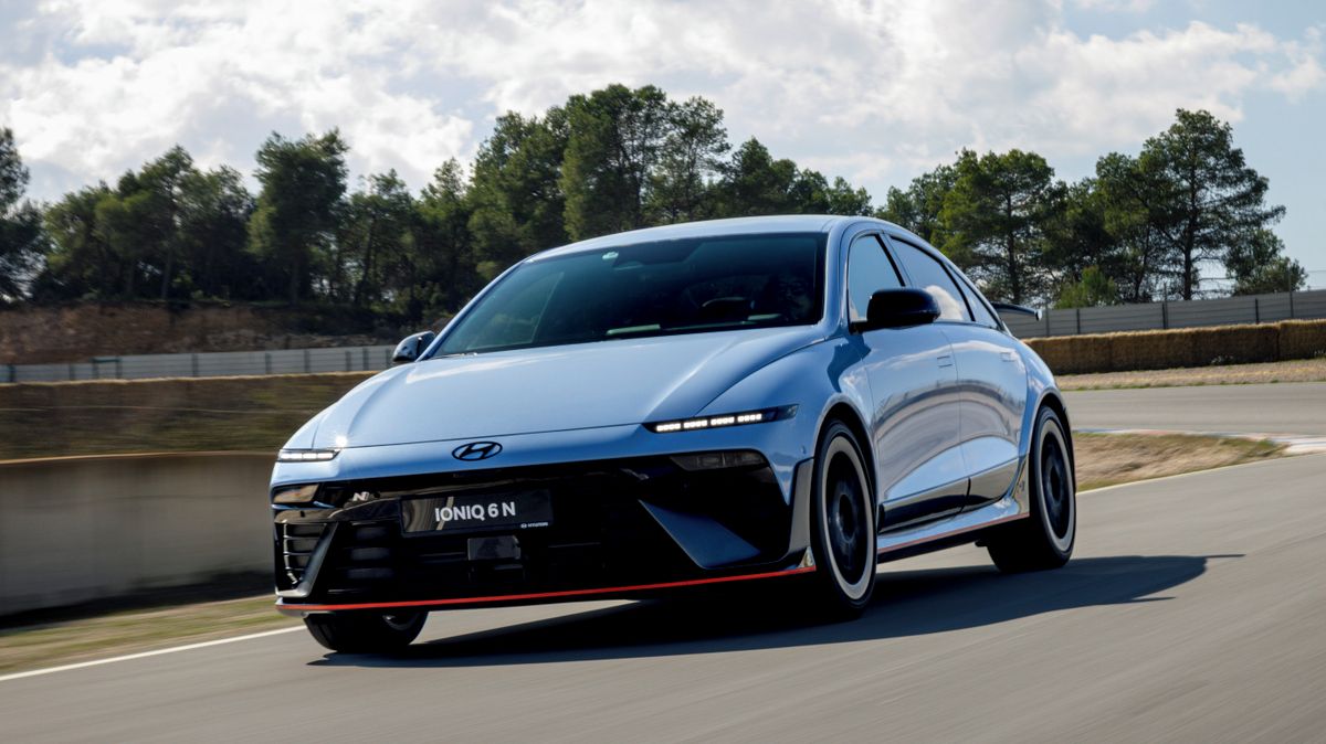 Neuvěříte, že to je elektromobil: 650koňový Hyundai Ioniq 6 N je nejen rychlý, ale také zábavný