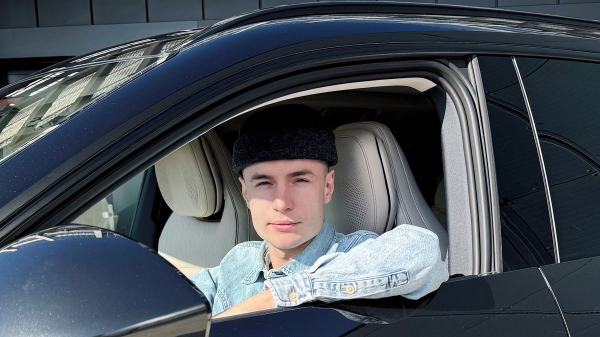 Vítěz soutěže StarDance Oskar Hes má nové auto! Jezdí technologickým vrcholem ze Švédska, ale Volvo to není