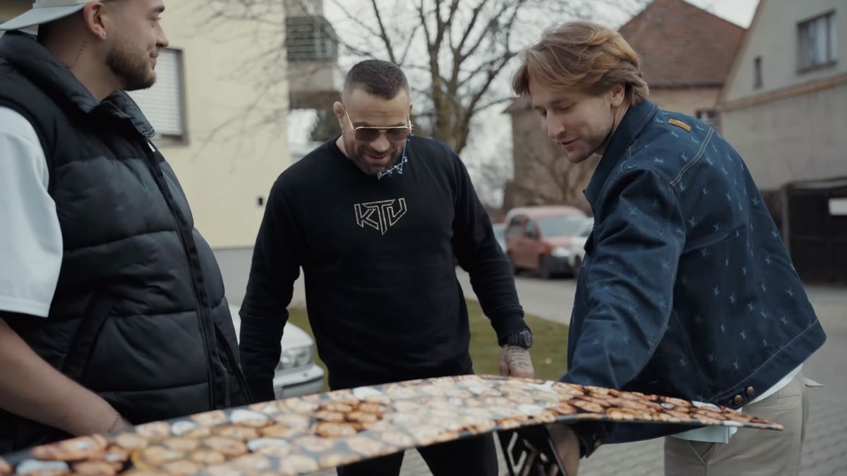 Karlos Vémola se poprvé potkal s novými majiteli jeho Lamba! Padaly peprné výrazy