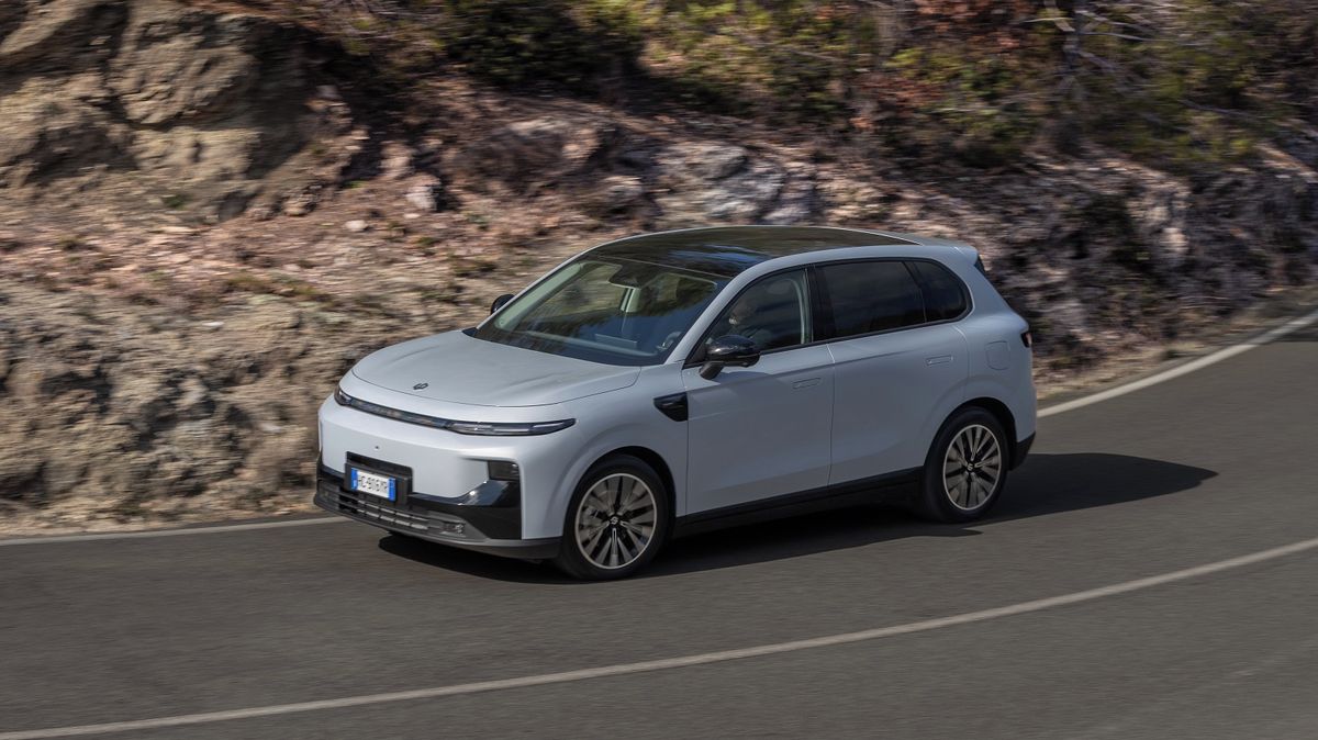 Leapmotor B10 je elektromobil, který vás zbaví dojezdové úzkosti. A za super cenu!