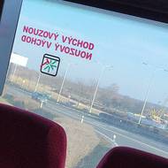 Fotografie z facebookové skupiny Nekvalitně vyfocené Fabie a jiné věci pistáciové barvy