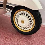 Vespa 946 Christian Dior
