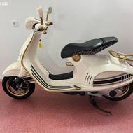 Vespa 946 Christian Dior