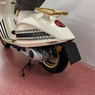 Vespa 946 Christian Dior