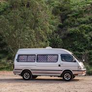 Toyotu HiAce Grand Cabin