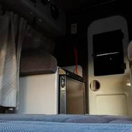 Toyotu HiAce Grand Cabin