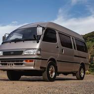 Toyotu HiAce Grand Cabin