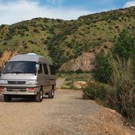 Toyotu HiAce Grand Cabin
