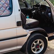 Toyotu HiAce Grand Cabin