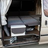 Toyotu HiAce Grand Cabin