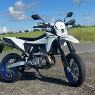 Suzuki DR-Z4 SM