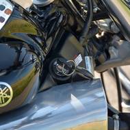 Yamaha V-Max vs XJR 1300