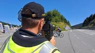 Velká policejní razie na oblíbeném úseku motorkářů! V akci bylo policejní Ferrari, došlo na kreativní přestupek