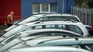 V liberecké dražbě vraků padl rekord. Postaral se o něj Land Rover. „Snad manžel ví, co dělá…“